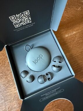 Loop Earplugs Black w Case & Tips | Noise Reducing | New